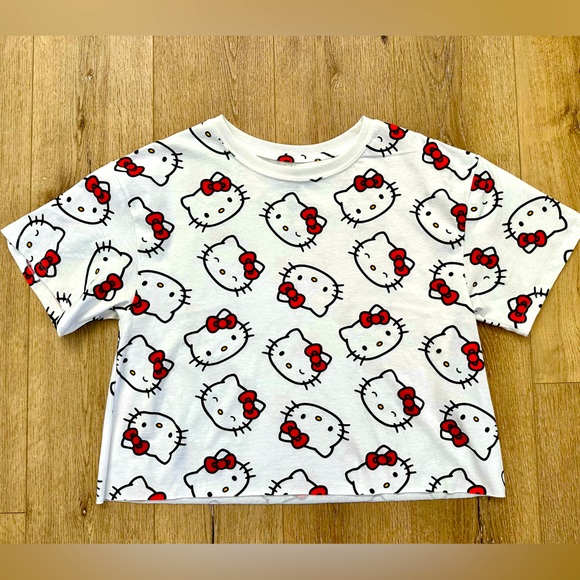 Hello Kitty white crop tee XL - Picture 1 of 5